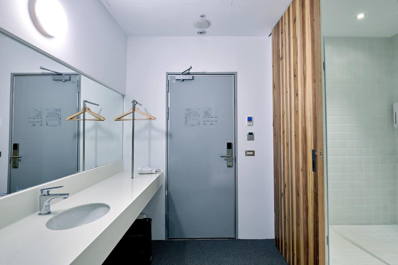 Star Hostel Taichung Parklane Exterior photo